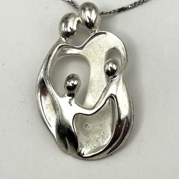 Sterling Silver 925 Family Embrace Pendant Necklace 24” 8g Modern Love Design - Picture 7 of 11